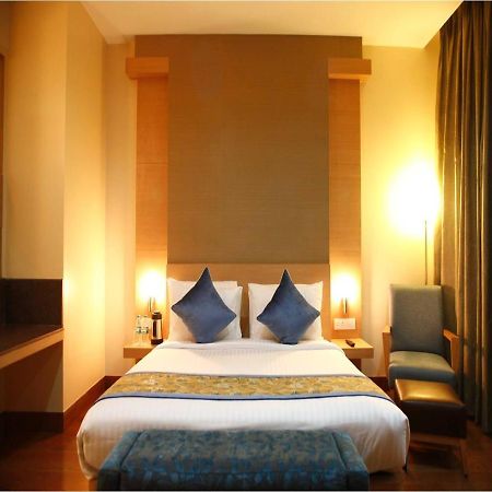 Sk Klyde Grand Delhi Ncr Hotel Kültér fotó