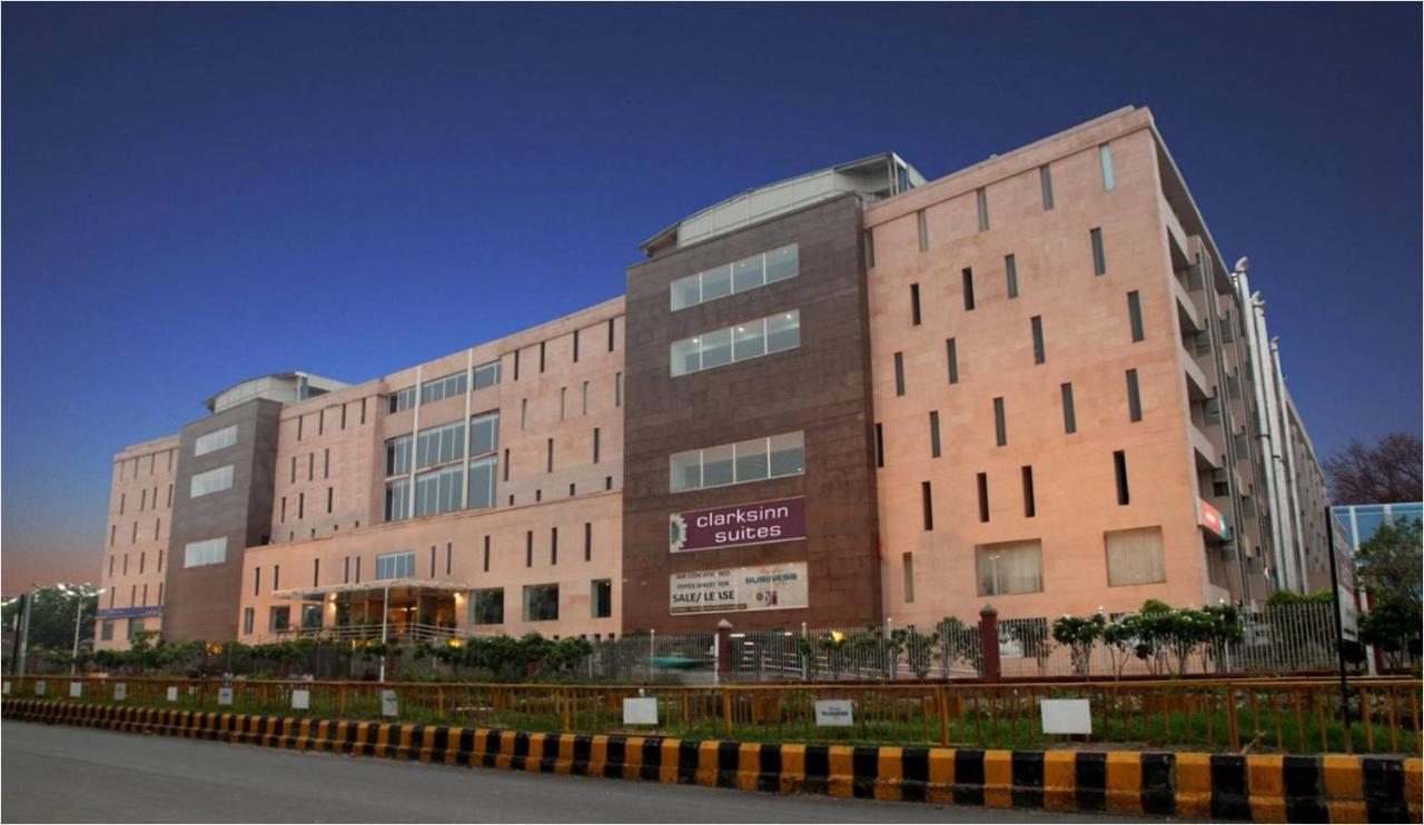 Sk Klyde Grand Delhi Ncr Hotel Kültér fotó